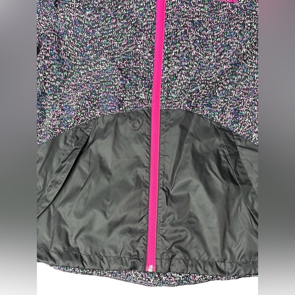 THE NORTH FACE Women's Flyweight Hoodie - Picture 3 of 5
